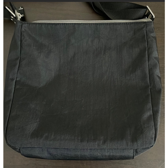 Baggallini Black All Around Town Crossbody Bag - Picture 6 of 7